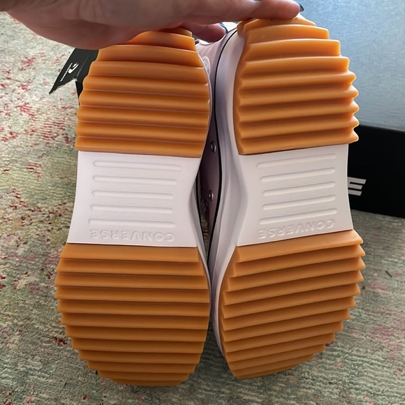 NWB Womenโs Converse Run Star Hike HI - Himalayan Salt - Size 8 - Picture 6 of 6